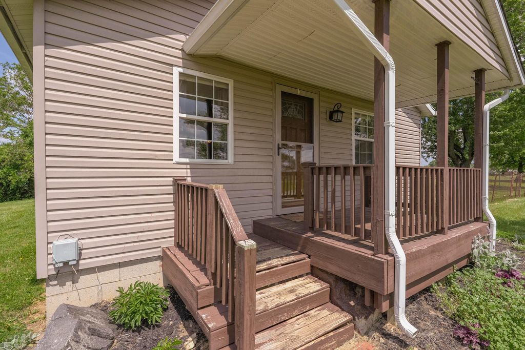 Photo of 12585 US Highway 62 NE, Mount Sterling, OH 43143 (MLS # 226017844)