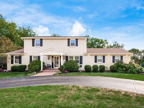 Photo of 2403 White Road, Grove City, OH 43123 (MLS # 225036865)