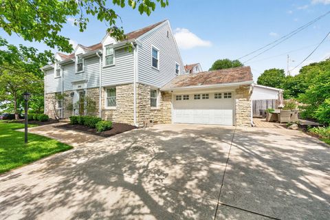 Tiny photo for 3698 Irving Way N, Columbus, OH 43214 (MLS # 226027347)