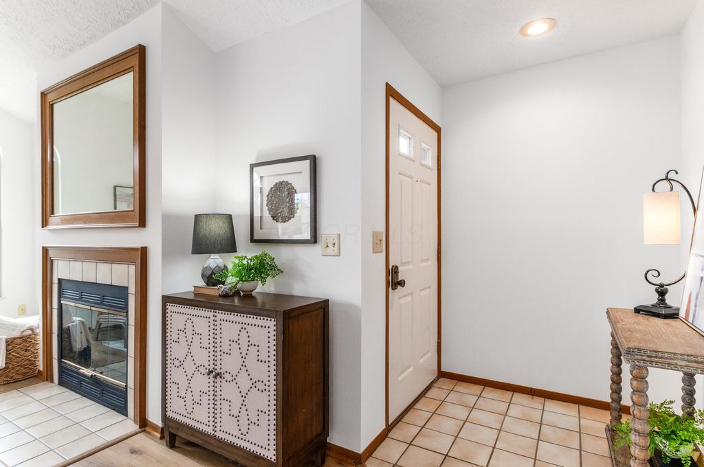 Photo of 4920 Berry Leaf Place, Hilliard, OH 43026 (MLS # 226014345)