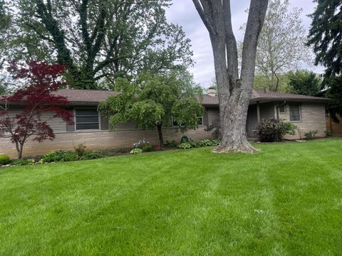Photo of 1273 Francisco Road, Columbus, OH 43220 (MLS # 226018164)
