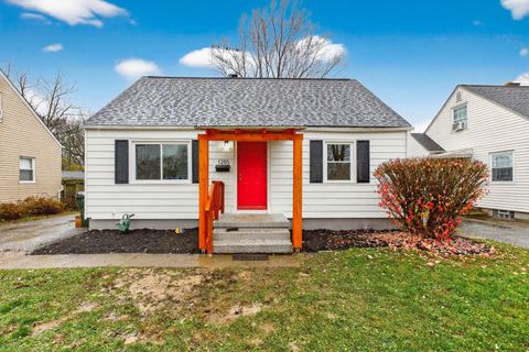 Photo of 1285 E North Broadway Street, Columbus, OH 43224 (MLS # 225043914)