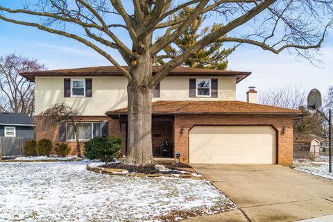 Photo of 6166 Harrington Court, Columbus, OH 43229 (MLS # 226006338)