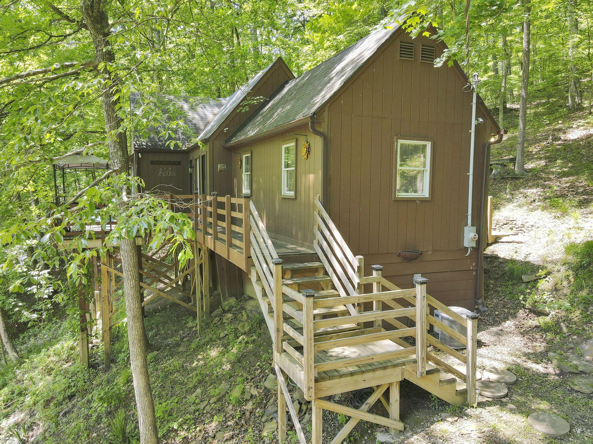 262 Skaggs Road, Londonderry, Ohio image 1