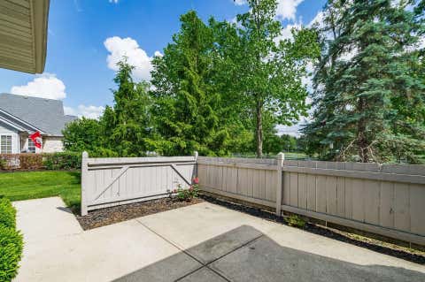 Tiny photo for 4111 Aumbrey Court 35 #35, New Albany, OH 43054 (MLS # 226017930)
