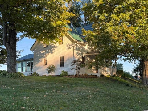 Photo of 7522 Martinsburg Road, Mount Vernon, OH 43050 (MLS # 226037851)