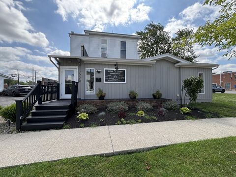 Photo of 122 N Court Street, Marysville, OH 43040 (MLS # 225045635)
