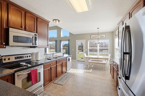 Tiny photo for 1222 Carnoustie Circle, Grove City, OH 43123 (MLS # 226000456)