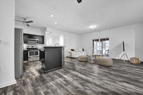 Photo of 1925 Fortstone Lane, Columbus, OH 43228 (MLS # 225044165)