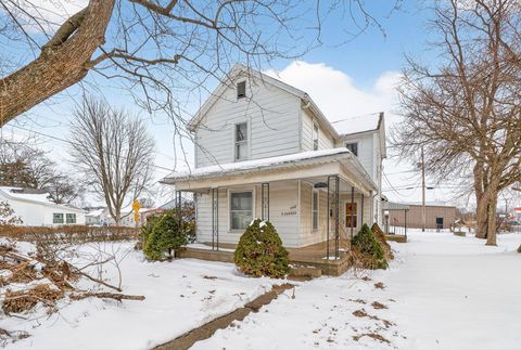 Photo of 104 S Pierce Avenue, Lancaster, OH 43130 (MLS # 226003603)