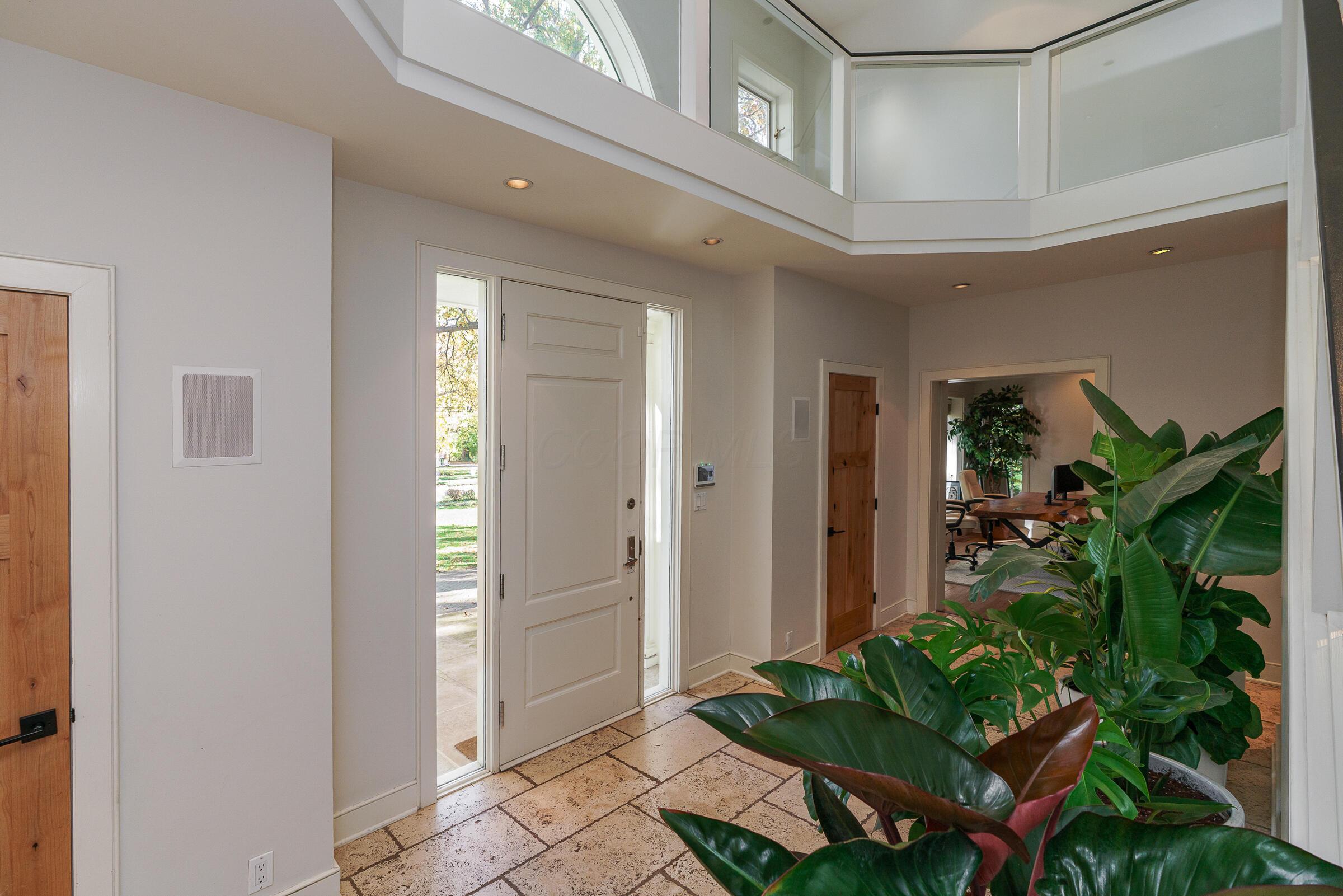 336 S Columbia Avenue