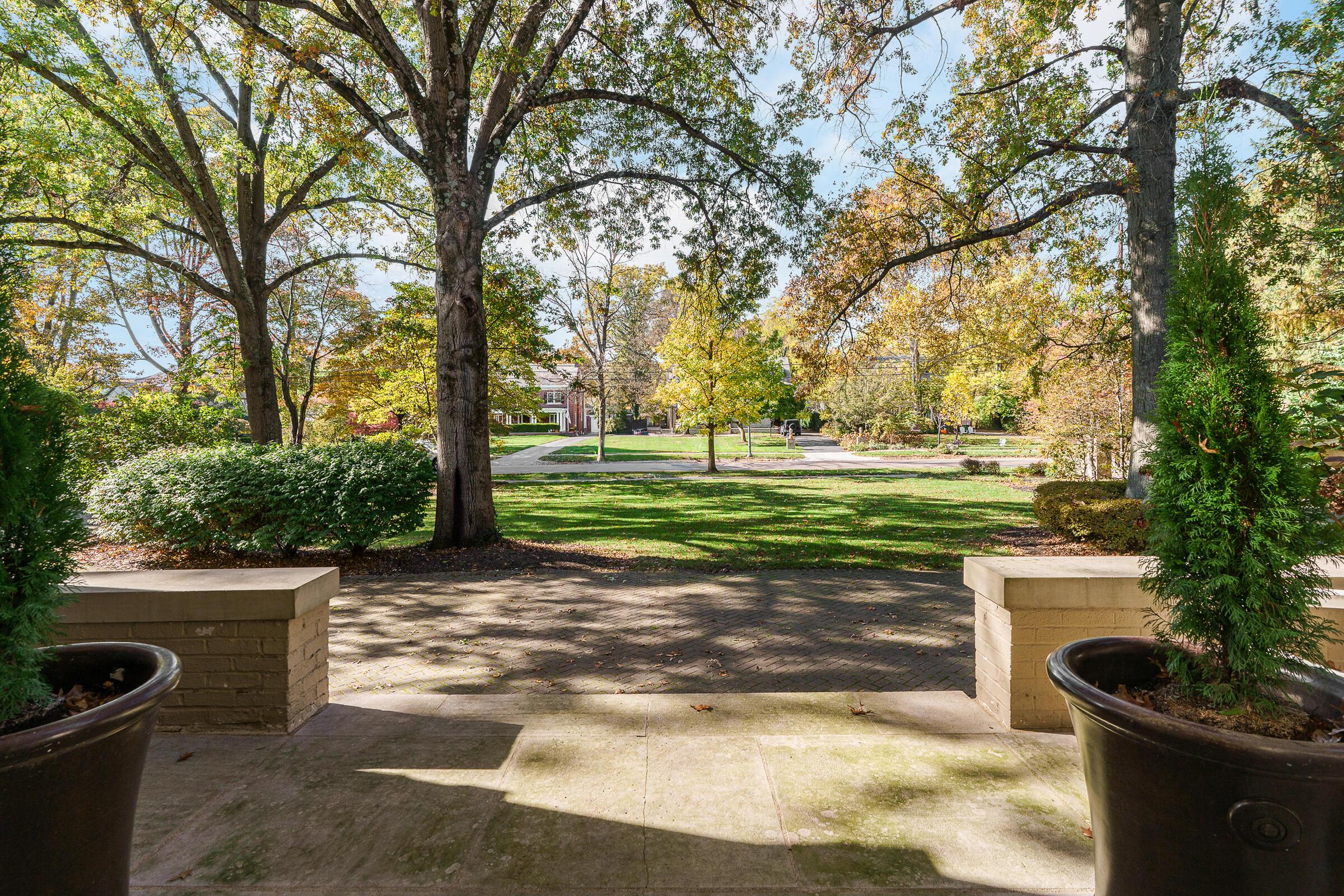 336 S Columbia Avenue