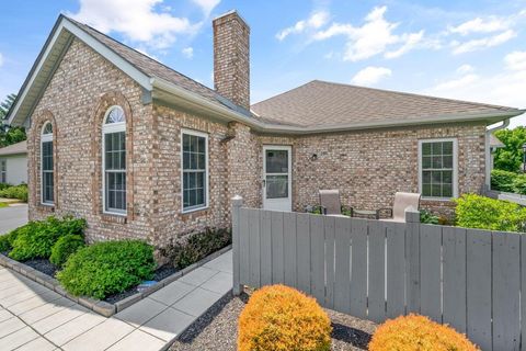Photo of 285 Villa Oaks Lane, Columbus, OH 43230 (MLS # 226017475)