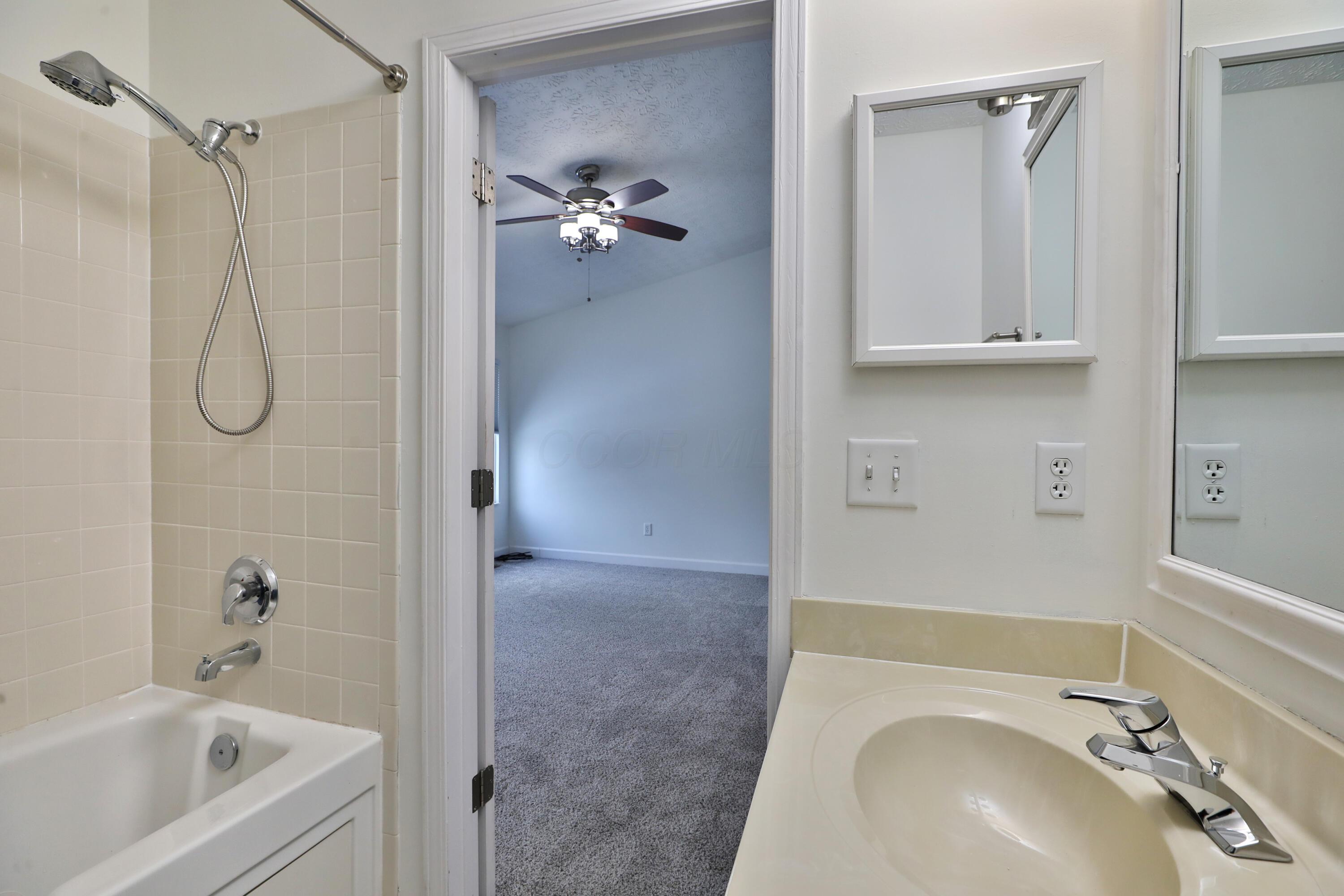 7785 Worley Drive, Blacklick, Ohio image 35