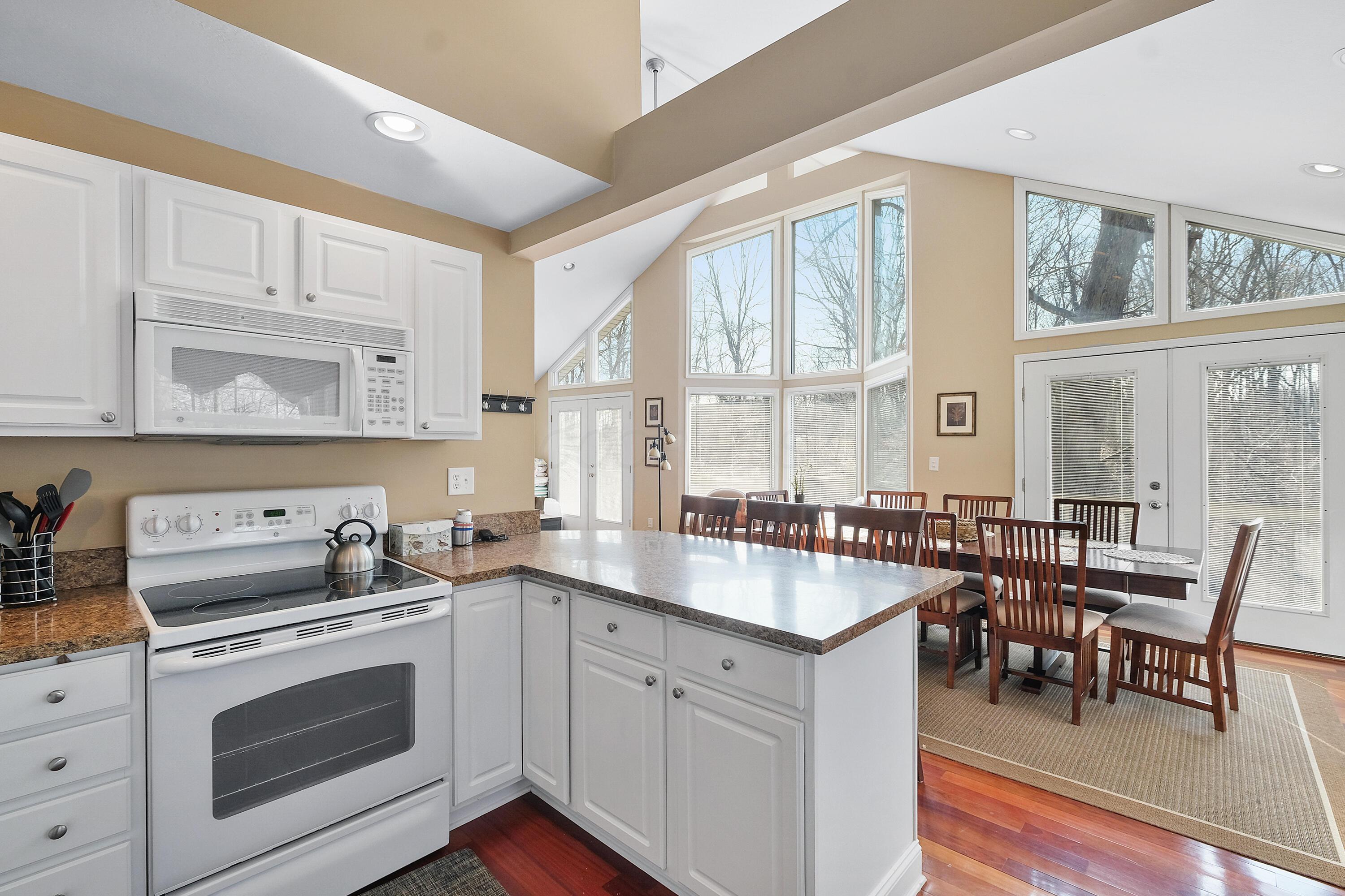 418 Valleyridge Drive, Howard, Ohio image 17
