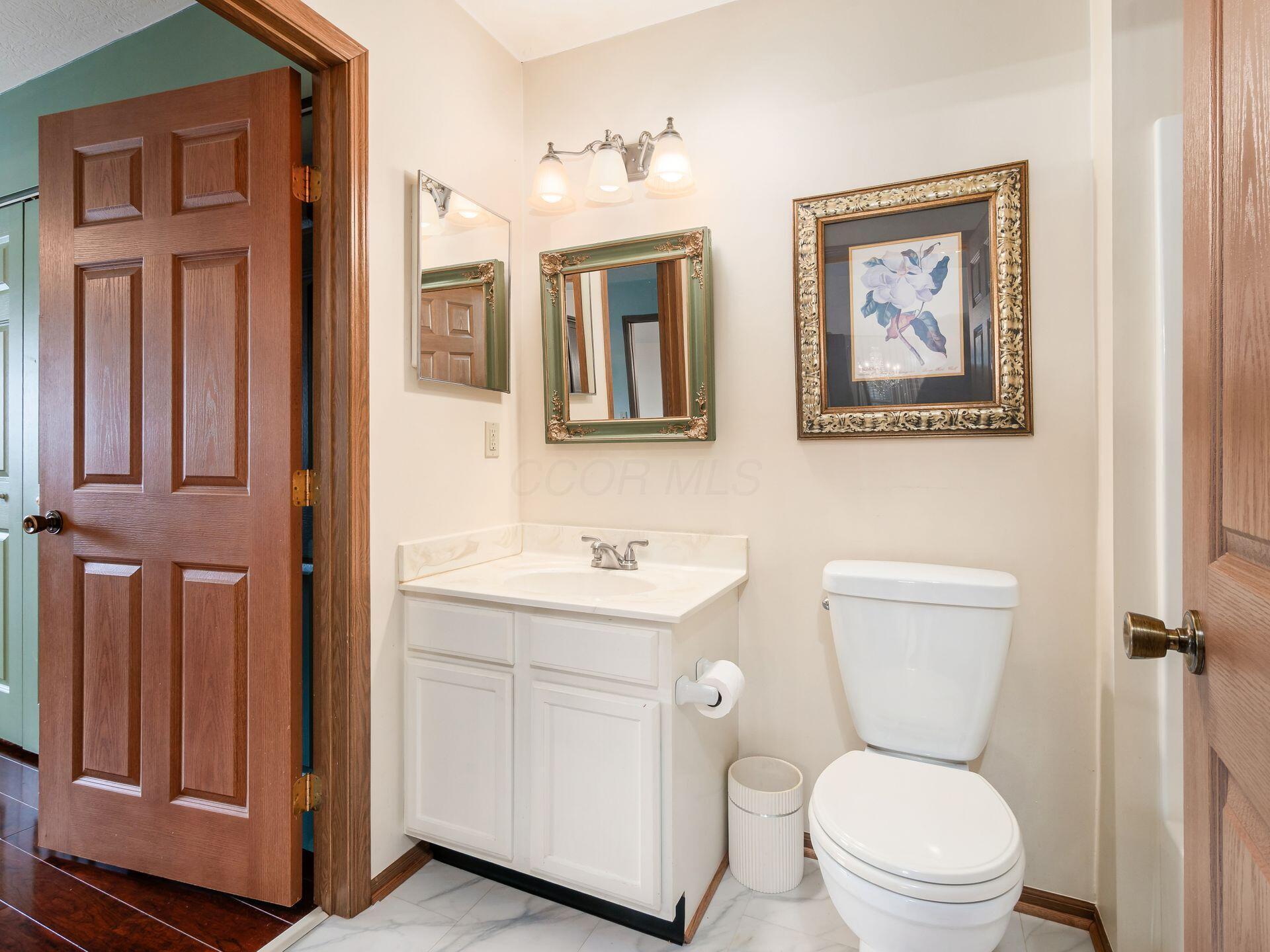 1253 Amberlea Drive, Columbus, Ohio image 13