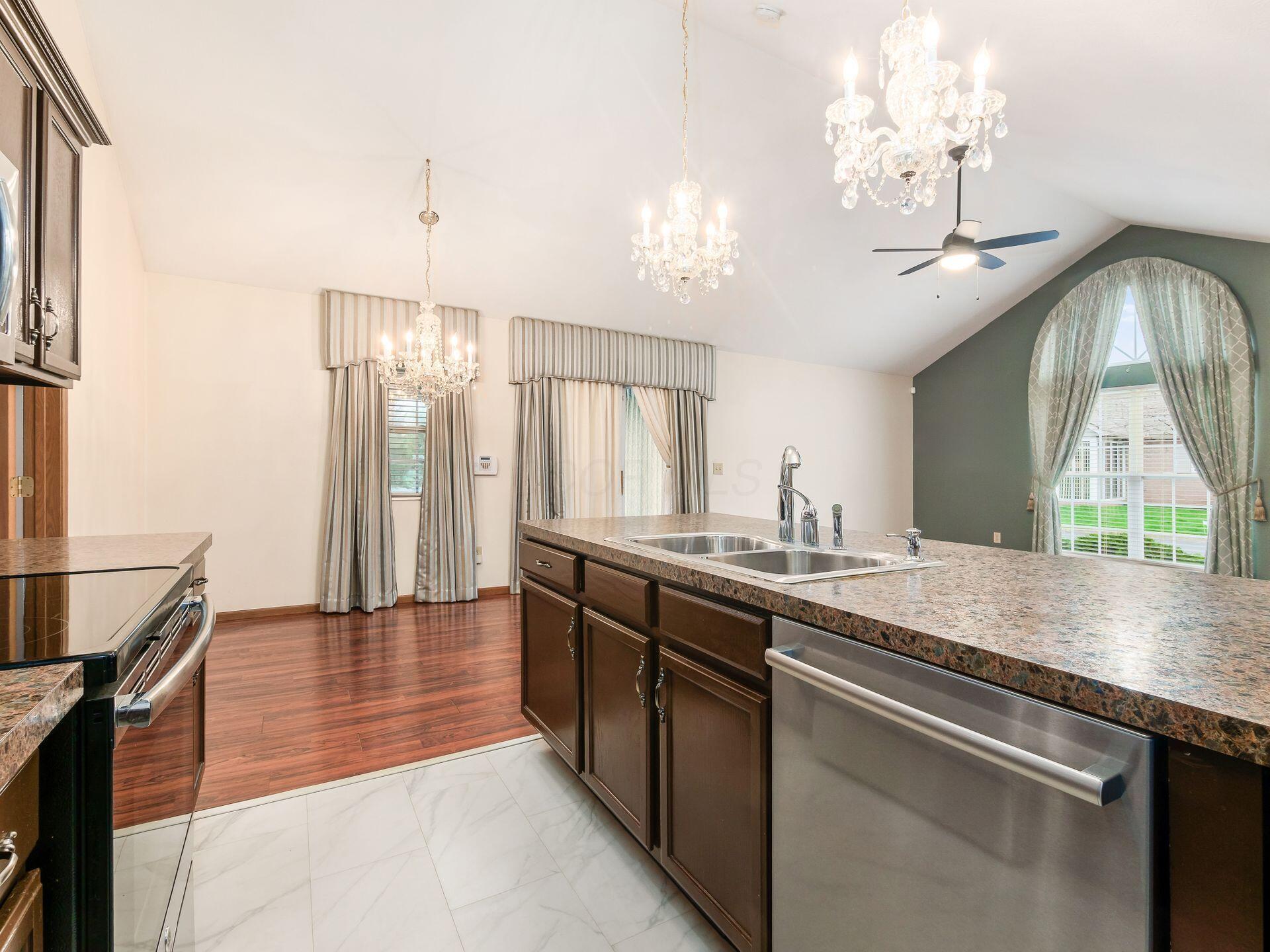 1253 Amberlea Drive, Columbus, Ohio image 38