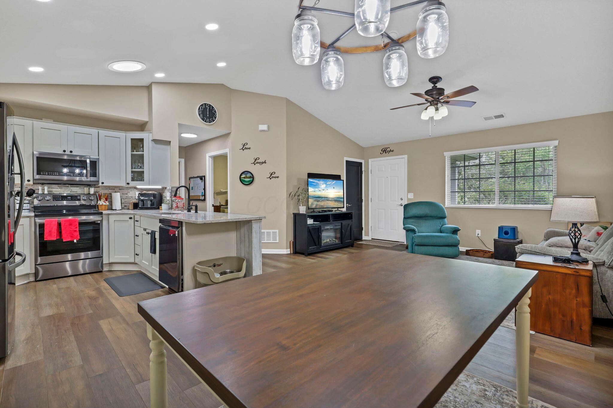 196 Pioneer Circle, Pickerington, Ohio image 13