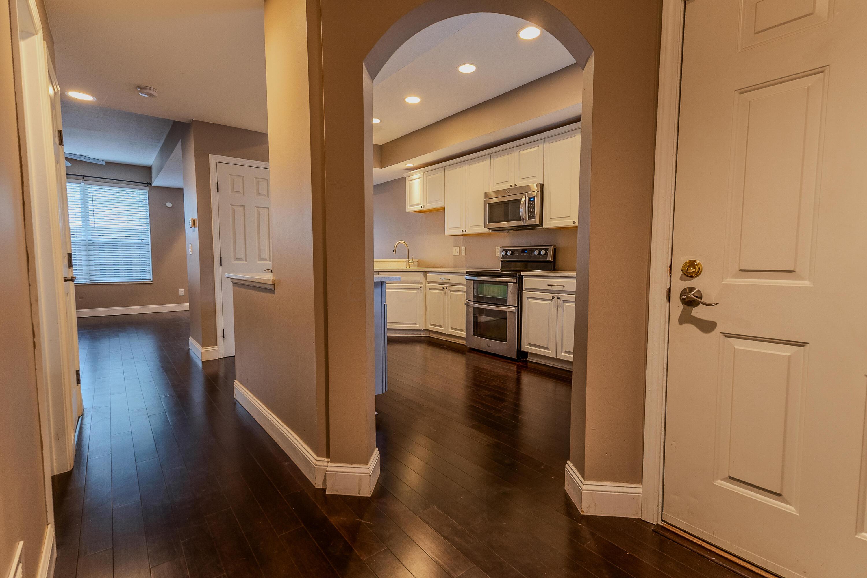 5836 Edge Of Village, Westerville, Ohio image 4