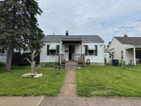 Photo of 2806 Bellwood Avenue, Columbus, OH 43209 (MLS # 226017483)