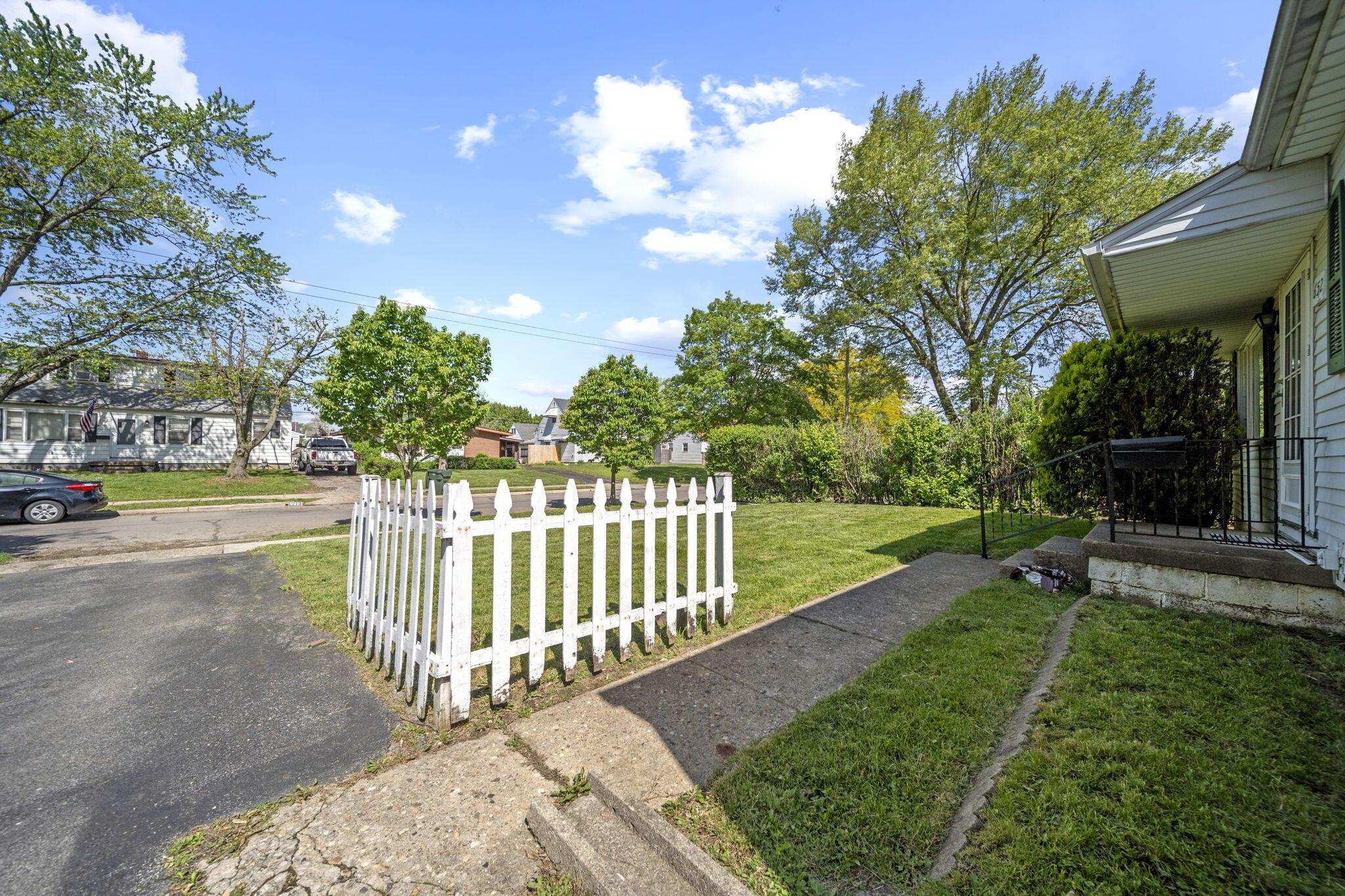 652 Georgian Drive, Columbus, Ohio image 7