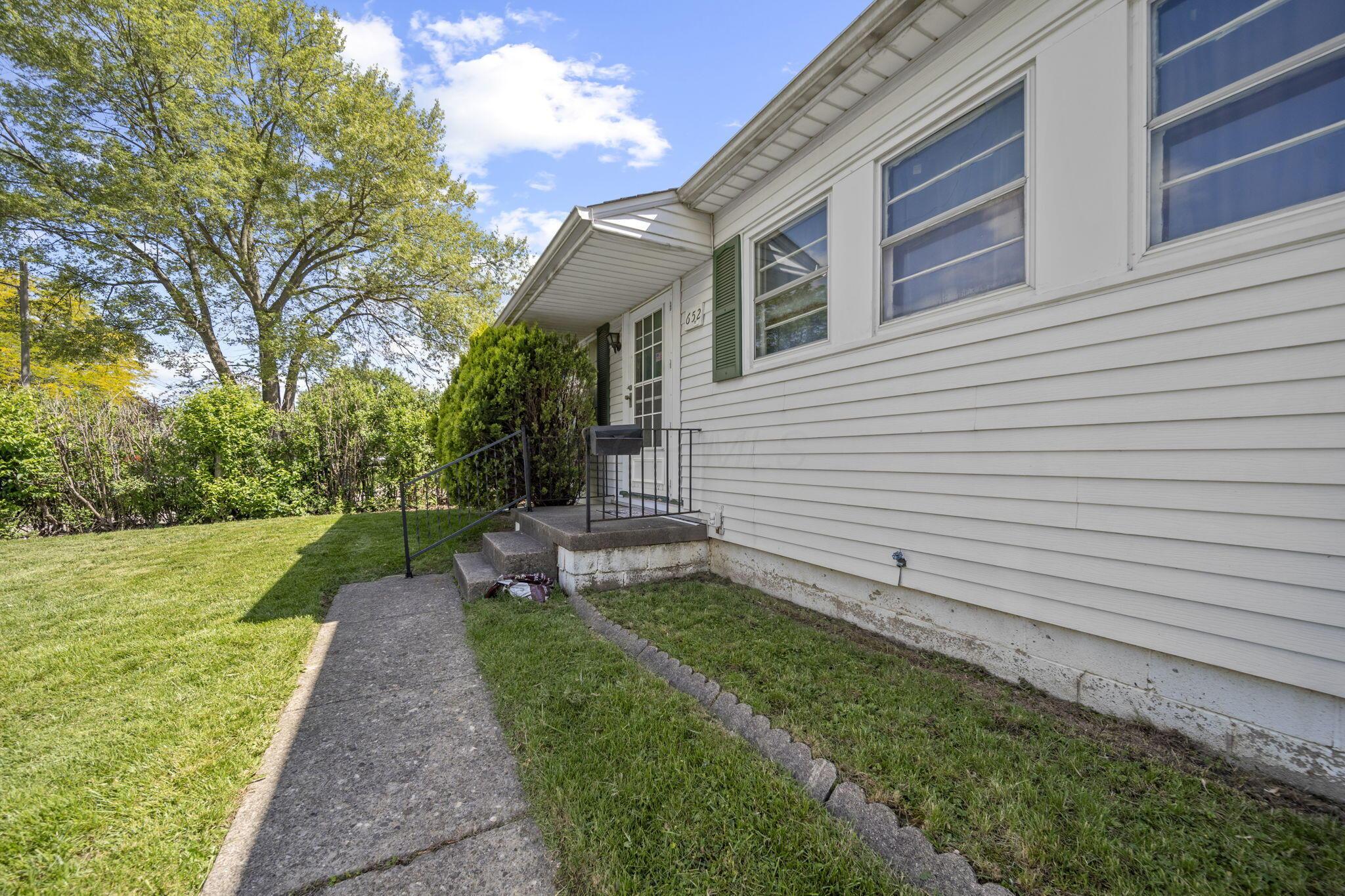 652 Georgian Drive, Columbus, Ohio image 8