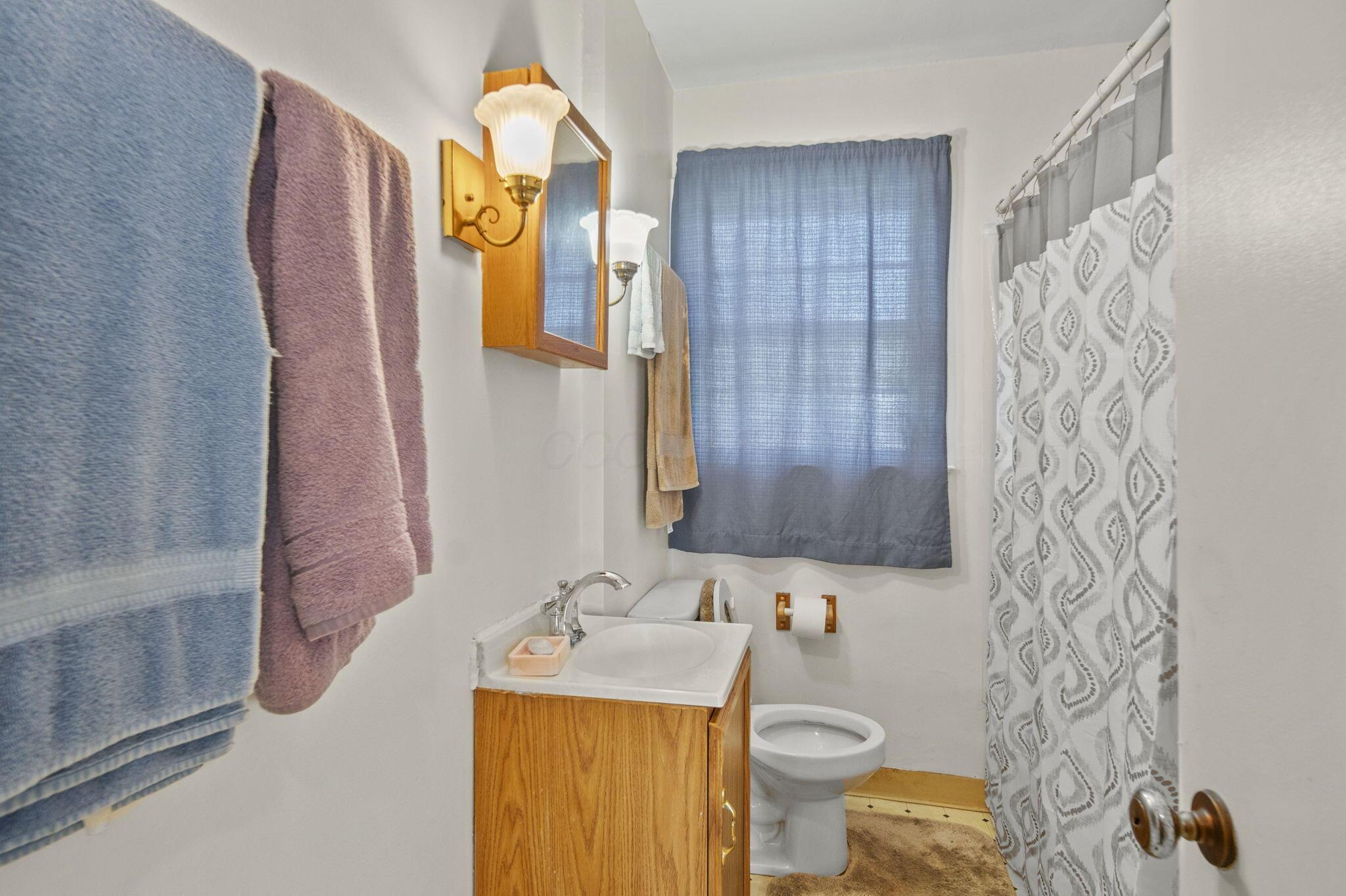 652 Georgian Drive, Columbus, Ohio image 32
