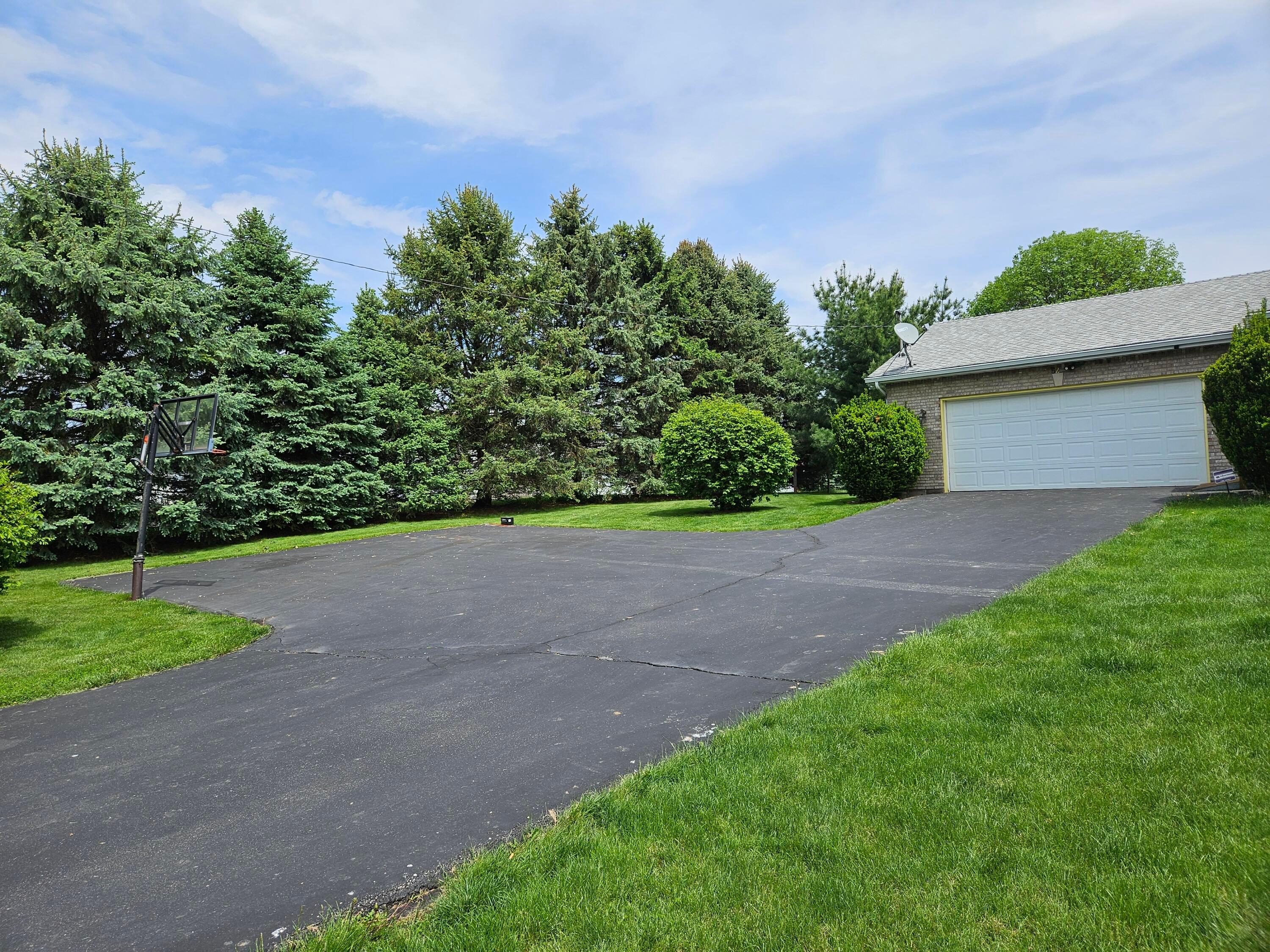 620 Fletcher Pike, South Charleston, Ohio image 2