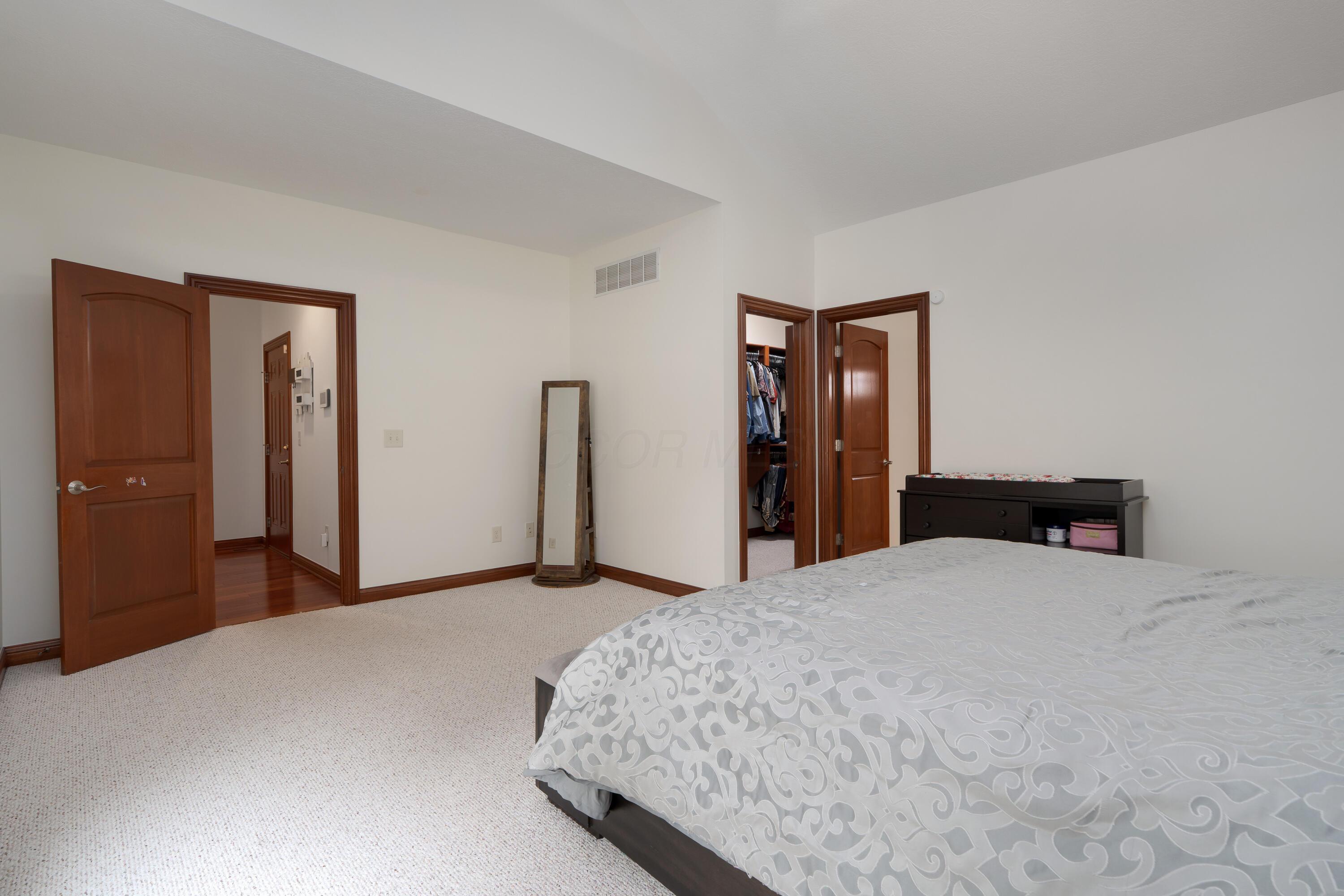 9785 Kingston Circle, Powell, Ohio image 23