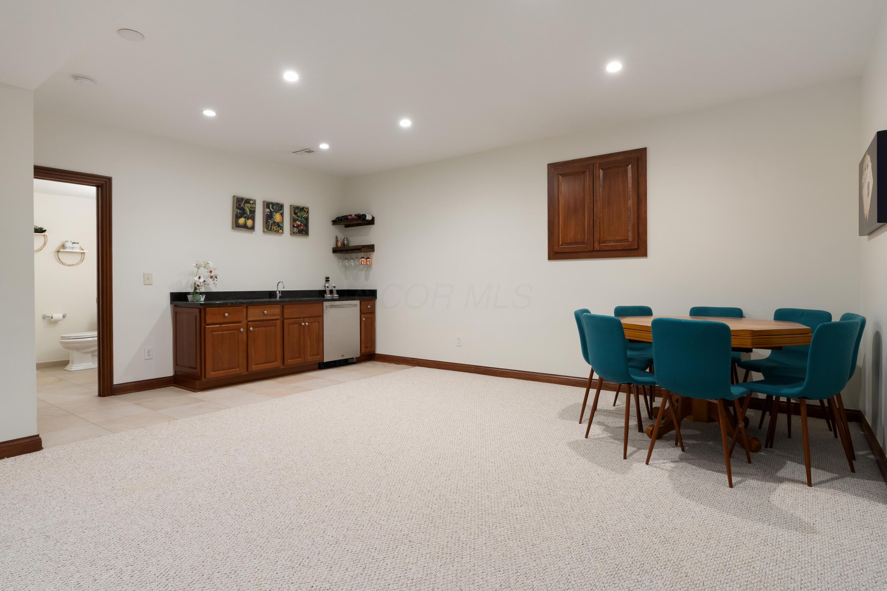 9785 Kingston Circle, Powell, Ohio image 35