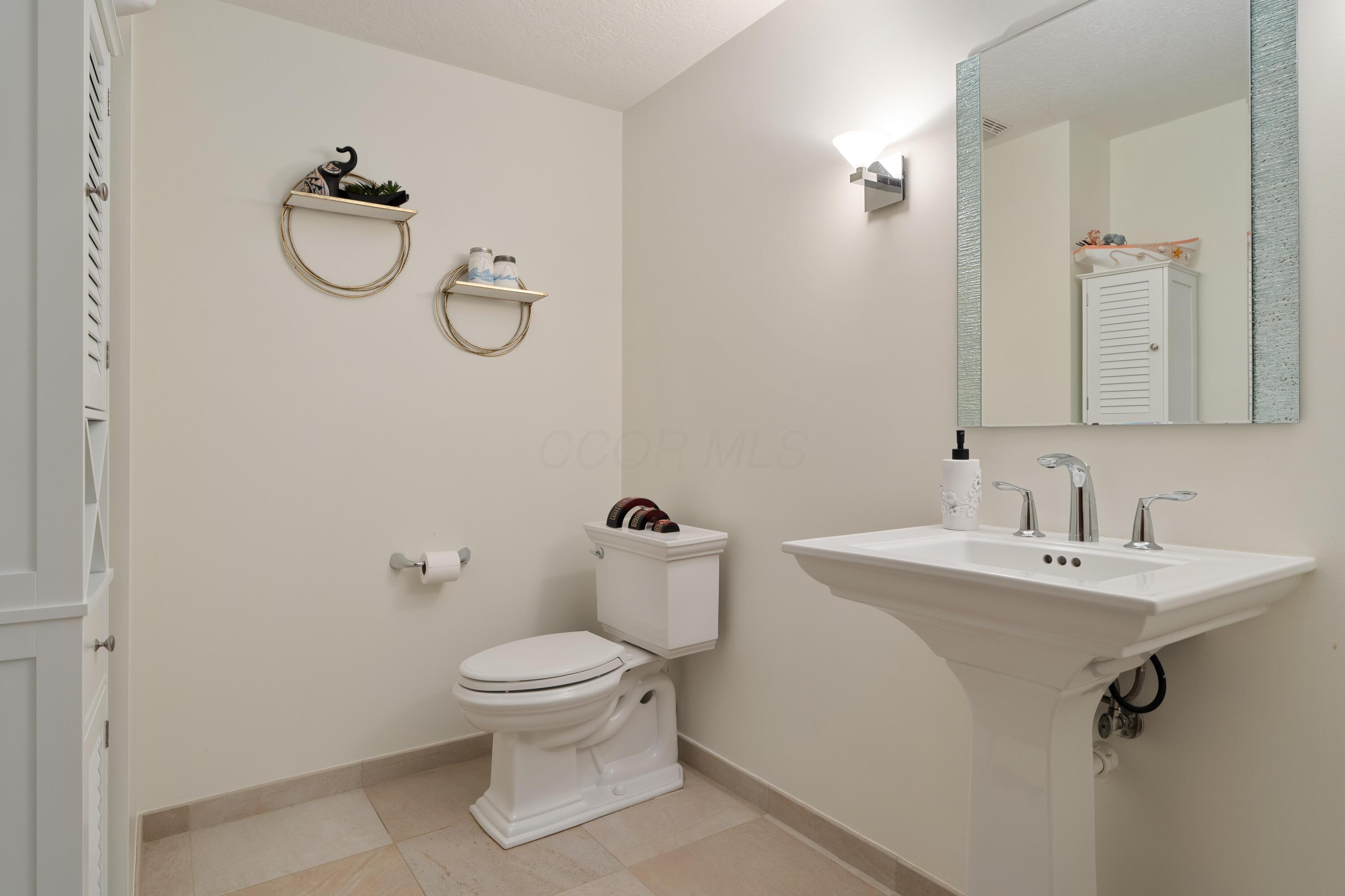 9785 Kingston Circle, Powell, Ohio image 37