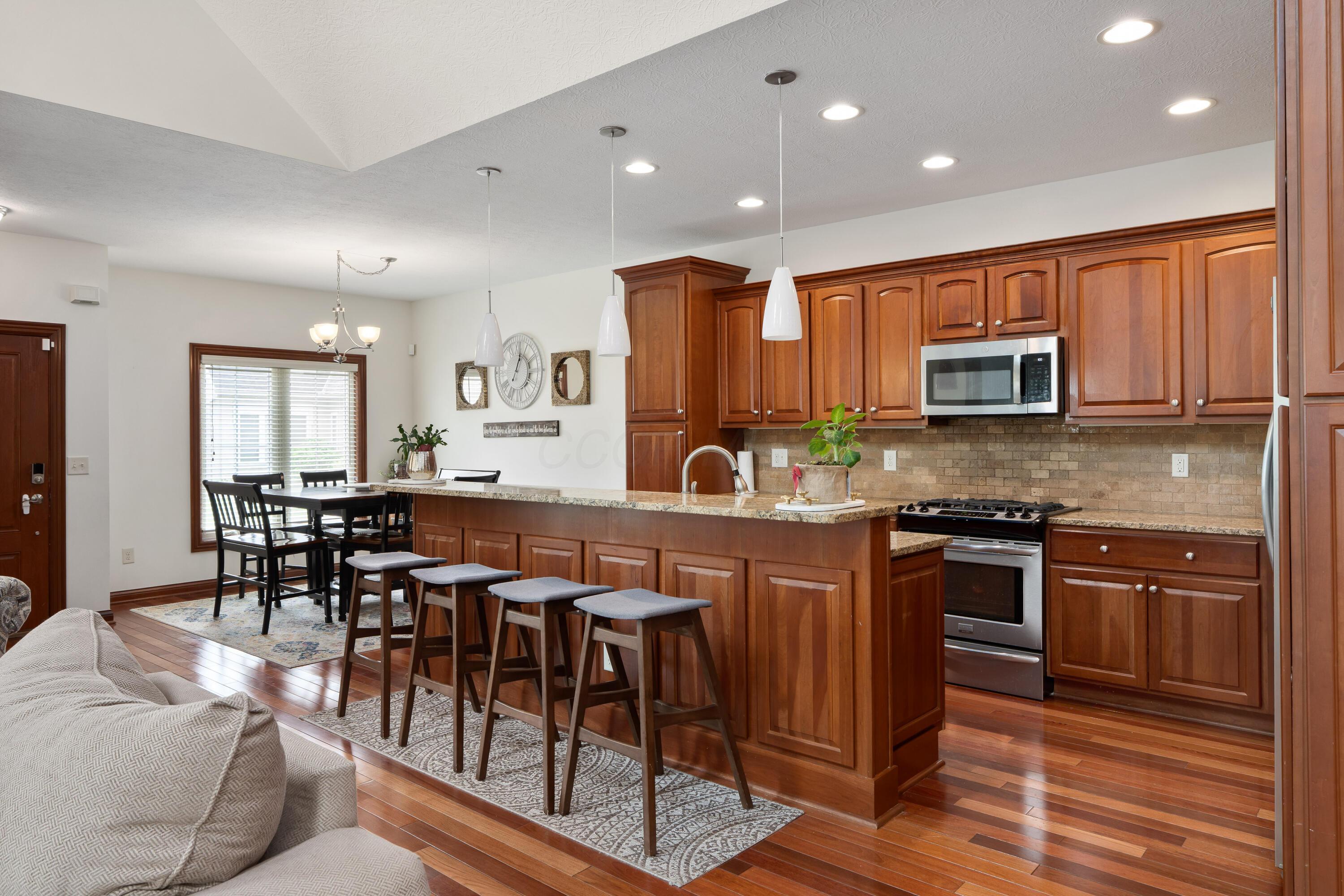 9785 Kingston Circle, Powell, Ohio image 8