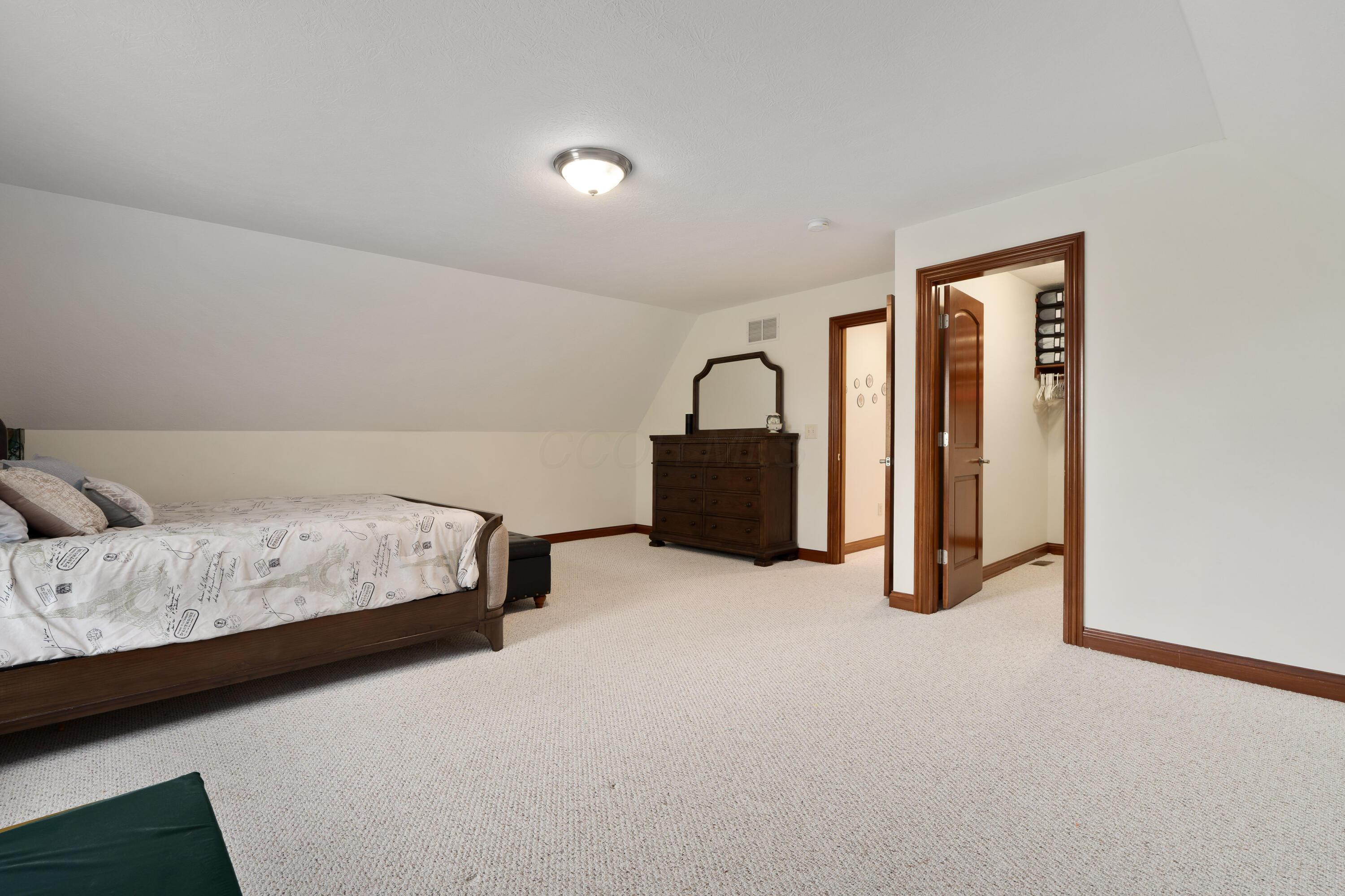 9785 Kingston Circle, Powell, Ohio image 29