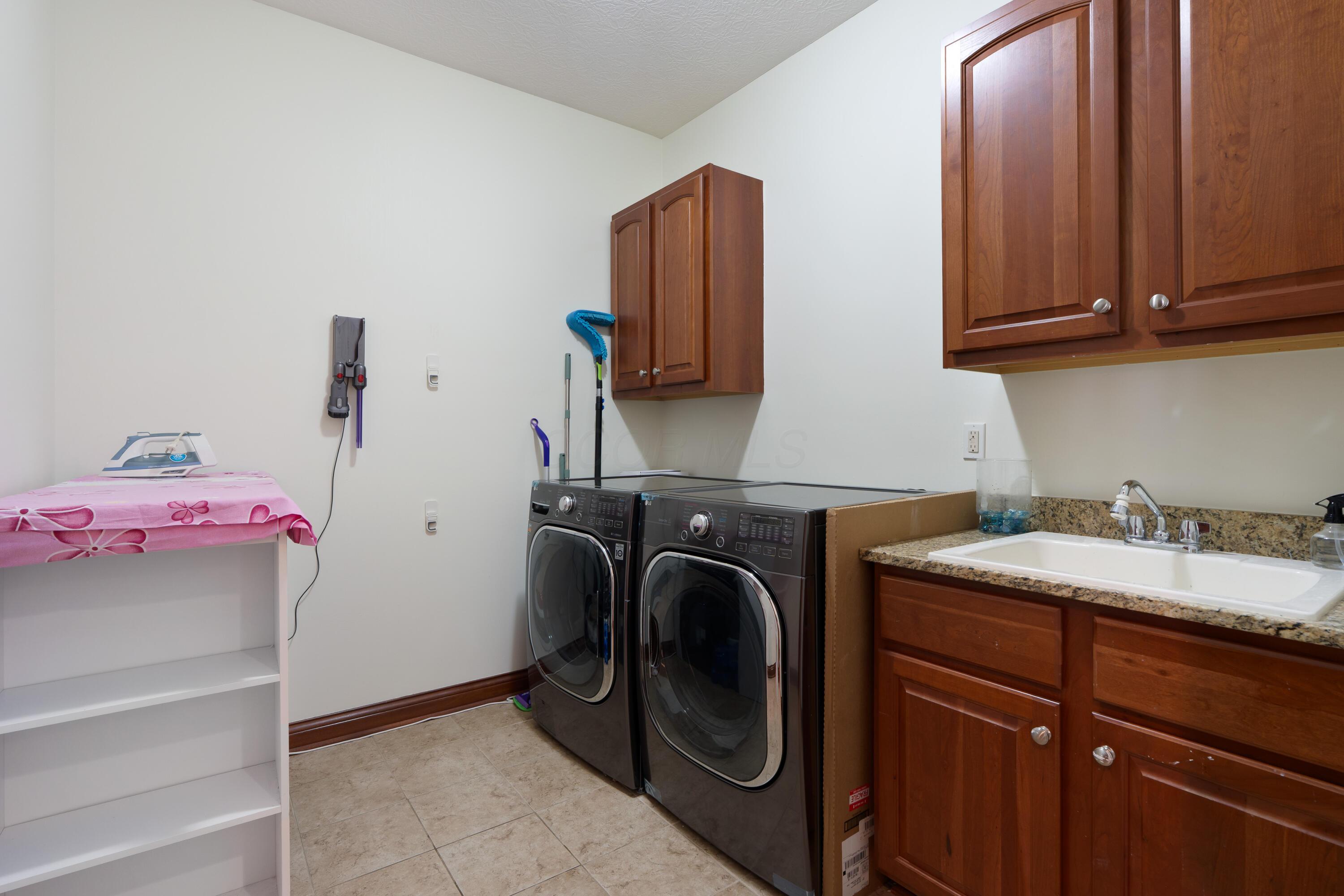 9785 Kingston Circle, Powell, Ohio image 20
