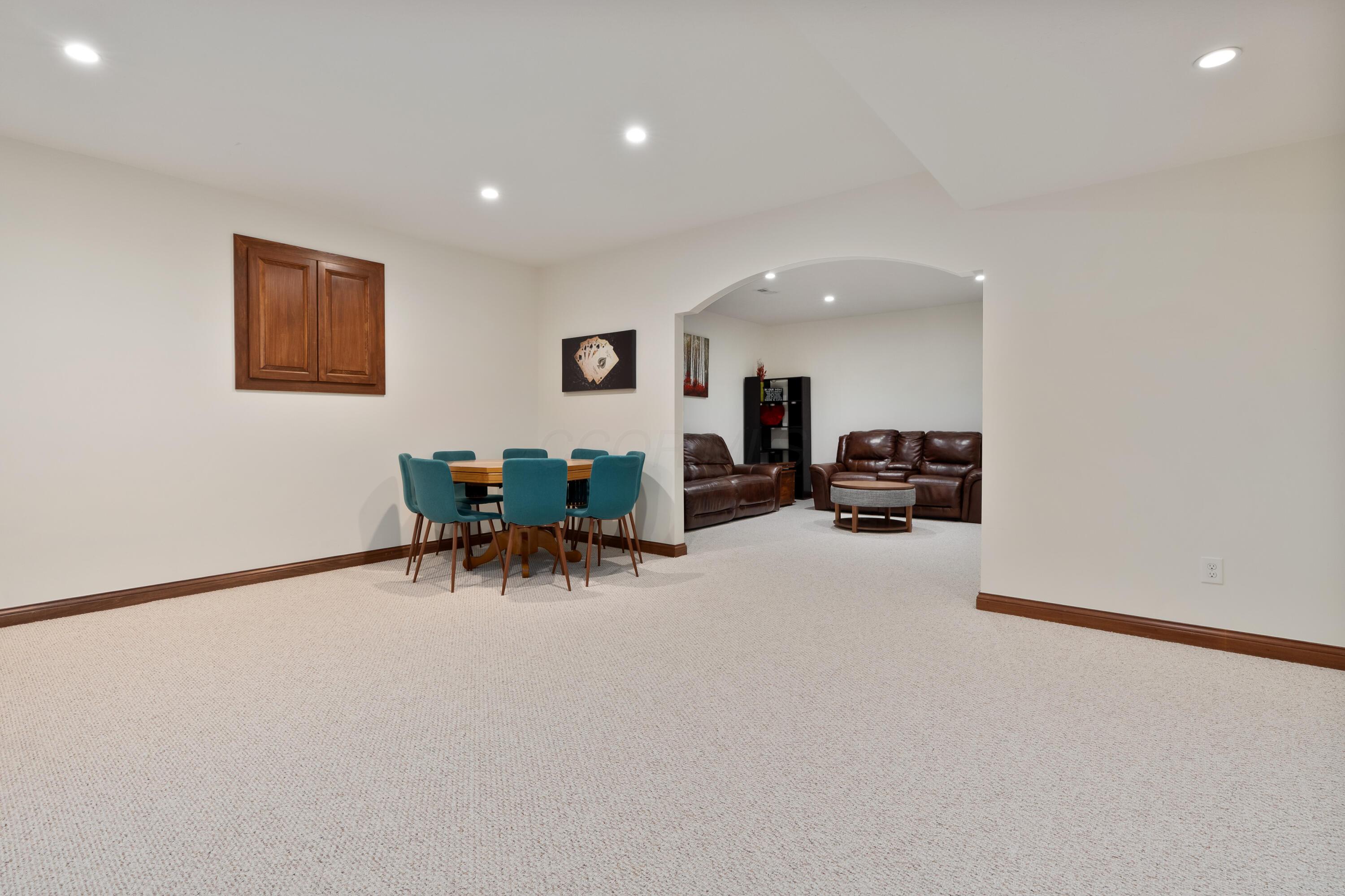 9785 Kingston Circle, Powell, Ohio image 38