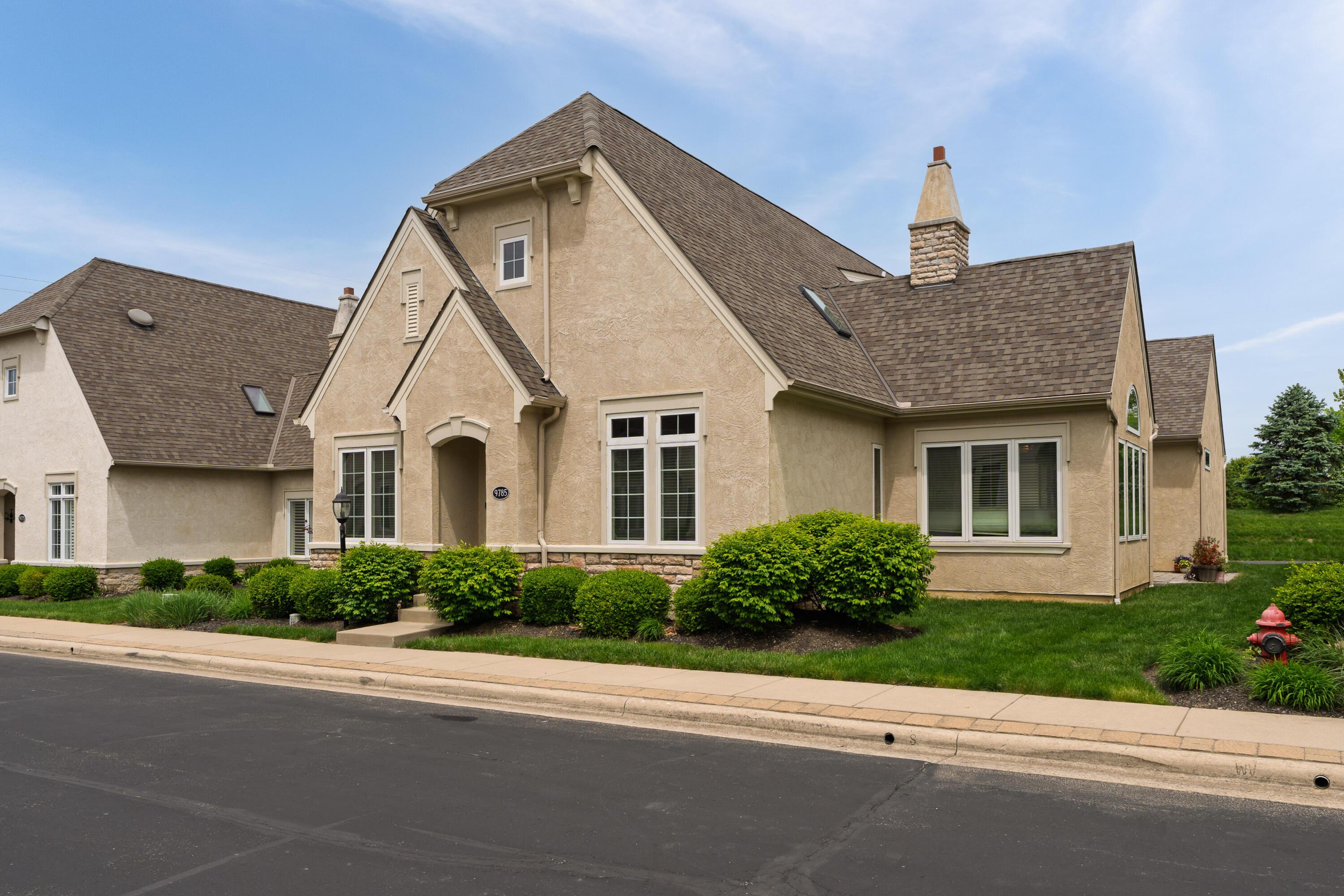 9785 Kingston Circle, Powell, Ohio image 2