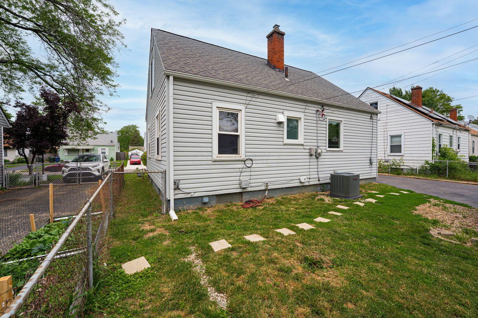831 E Longview Avenue, Columbus, Ohio image 9