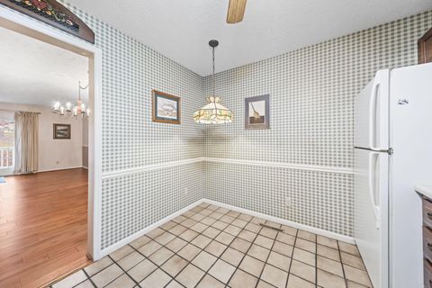 Tiny photo for 304 Constitution Drive, Chillicothe, OH 45601 (MLS # 225044688)