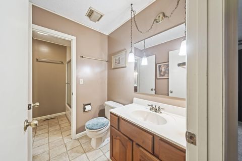 Tiny photo for 304 Constitution Drive, Chillicothe, OH 45601 (MLS # 225044688)