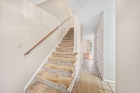 Tiny photo for 304 Constitution Drive, Chillicothe, OH 45601 (MLS # 225044688)