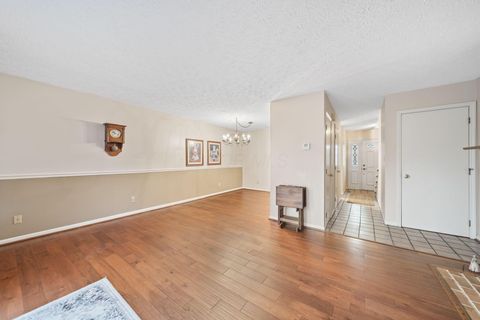 Tiny photo for 304 Constitution Drive, Chillicothe, OH 45601 (MLS # 225044688)