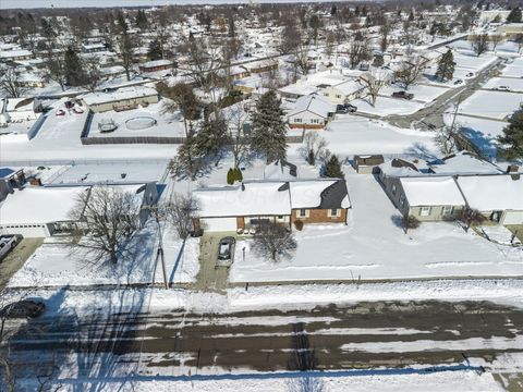 Tiny photo for 708 Damon Drive, Washington Court House, OH 43160 (MLS # 226003008)