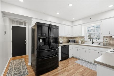 Tiny photo for 708 Damon Drive, Washington Court House, OH 43160 (MLS # 226003008)