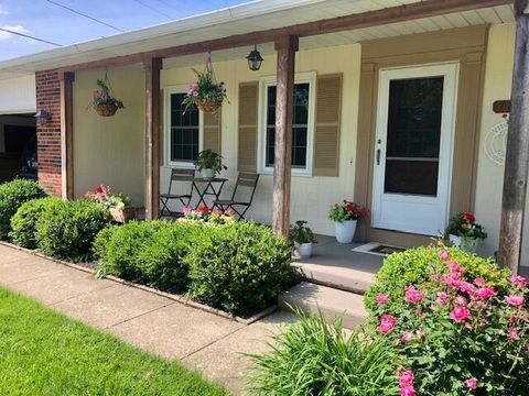Tiny photo for 708 Damon Drive, Washington Court House, OH 43160 (MLS # 226003008)