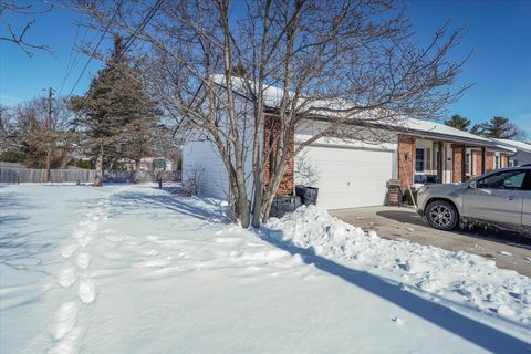 Tiny photo for 708 Damon Drive, Washington Court House, OH 43160 (MLS # 226003008)