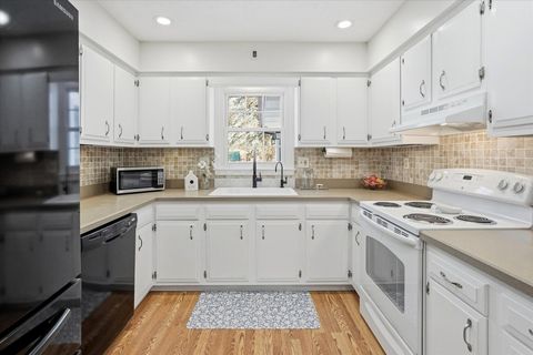 Tiny photo for 708 Damon Drive, Washington Court House, OH 43160 (MLS # 226003008)