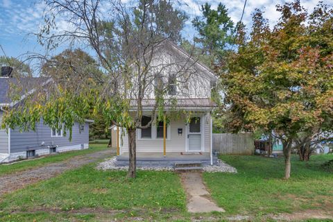 Photo of 74 Cherry Street, Newark, OH 43055 (MLS # 225037970)