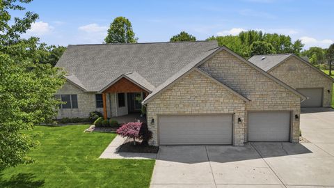 Photo of 77 Millstone Circle, Pataskala, OH 43062 (MLS # 226017079)