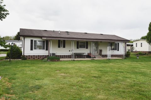 Photo of 696 Riviera Court, Columbus, OH 43207 (MLS # 226012965)