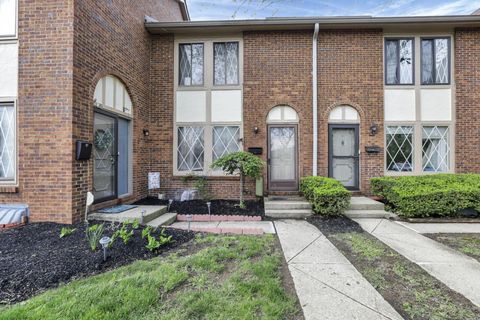 Photo of 3284 Valley Lane S Z-10 #Z-10, Columbus, OH 43231 (MLS # 225014564) Photo of 3284 Valley Lane S Z-10 #Z-10, Columbus, OH 43231 (MLS # 225014564)